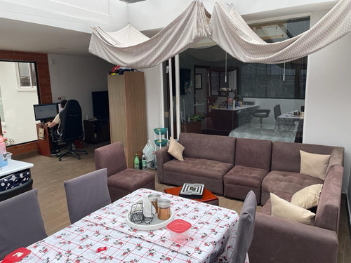 Imagen 15 de 23 de Cálida, Espaciosa Y Abrigada Casa Esquinera Con Proyeccion A Tres Pisos, Cuartos Independientes Con Baño Privado, 150 Mts De Bodegas, Ideal Pequeña Fábrica O Negocio En Expansión