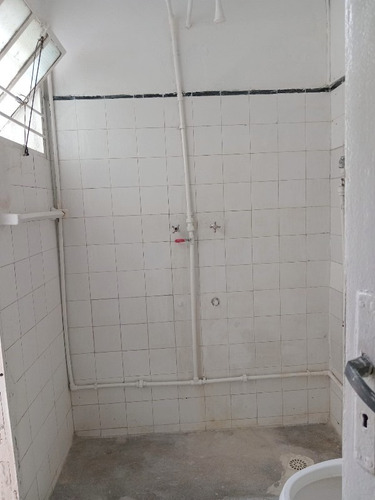 Imagen 10 de 14 de Venta Apartamento Un Dormitorio Y Medio Super Oferta, Locomoción En La Puerta