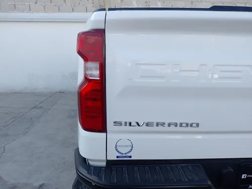 Chevrolet Silverado 4.3 V6 1500 WT Cabina Regular 4x2 At