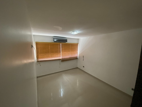 Imagen 9 de 30 de Apartamento Pb En Venta Miravila. Yolanda Goncalves Mls # 23-1619