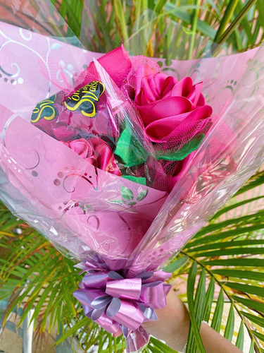 Imagem 8 de 8 de Buquê De Flores De Chocolate Com Flores Presente Especial