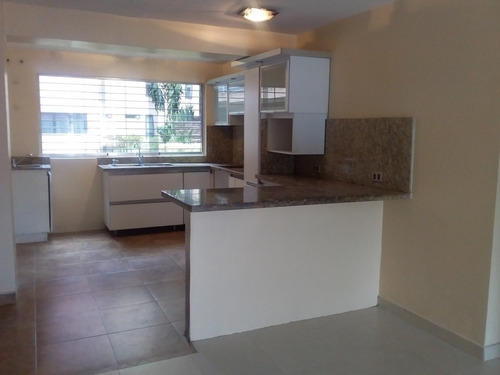 Imagen 12 de 14 de Venta Apartamento En Mañongo Res Santa Teresita 92,27 M2