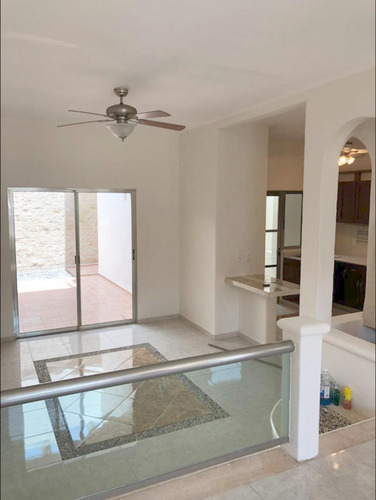 Casa En Venta En Av Las Torres