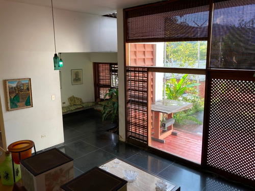 Imagen 2 de 14 de Bella Casa En Prados Del Este