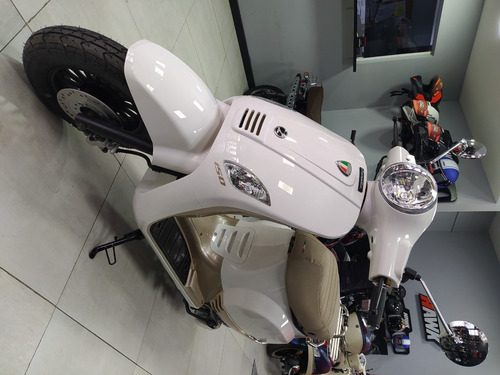 Imagen 18 de 25 de Zanella Styler 150 Exclusive Scooter Vintage - Tienda Zanell