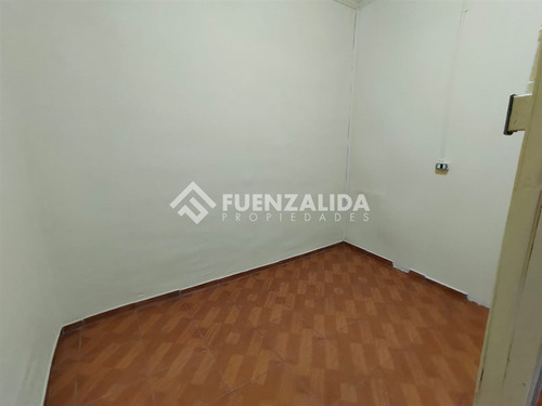 Casa En Venta De 4 Dorm. En Estación Central