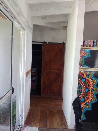 Casa Racionalista De Diseno Moderno, En Club De Campo Weekend , Con Detalles Unicos De Madera Reciclada Y Claraboyas En Techo Y Paredes