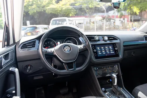Volkswagen Tiguan TSI Comfortline 1.4T At 4x2