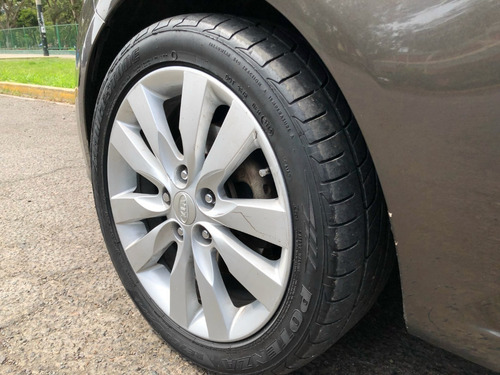 Imagen 6 de 19 de Kia Cerato Forte Modelo 2011 (2010) De Luxe