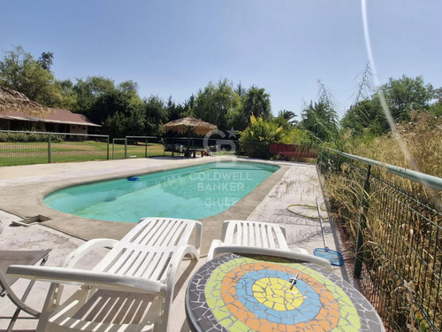 Parcela 5 Dormitorios En Chicureo Con Piscina Y Quincho