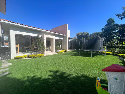 Casa Con Bungalow En Campo De Golf