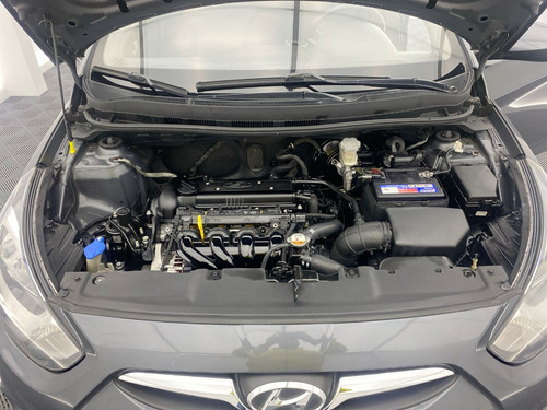 Imagen 25 de 25 de Hyundai Accent I25 Gl 1.4