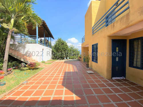 Acojedora Casa De Montana En Karimao Country