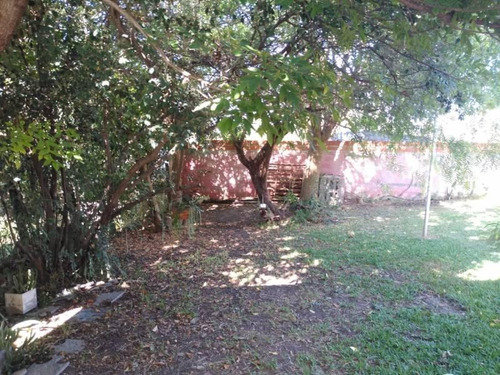 Imagen 3 de 19 de Casa De Dos Dormitorios, Un Baño, Cochera Y Jardin En Barrrio Abadia
