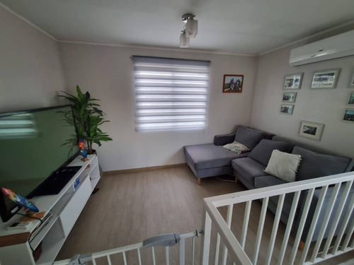 Amplia Y Luminosa Casa En Condominio Los Coihues, Larapinta