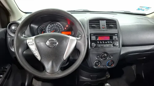 Nissan Versa 1.6 Sense