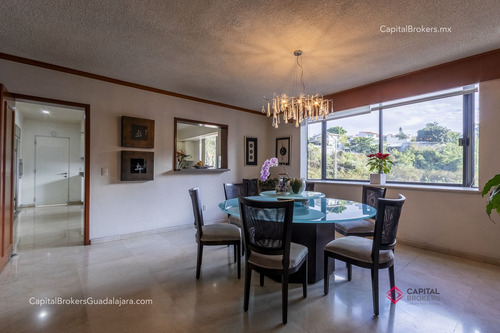 Residencia De Lujo En Venta En Colinas De San Javier, Con Alberca