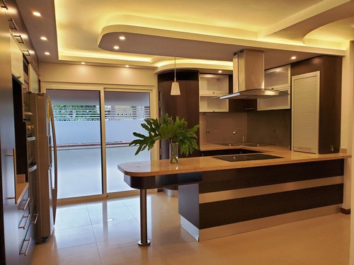 Casa En Alquiler Con Campo De Golf Y Terraza En Villas De San Diego Counry Club.