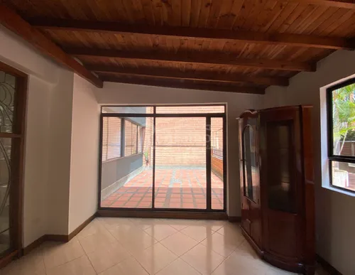 Apartamento En Arriendo En El Castillo. Cod A776131