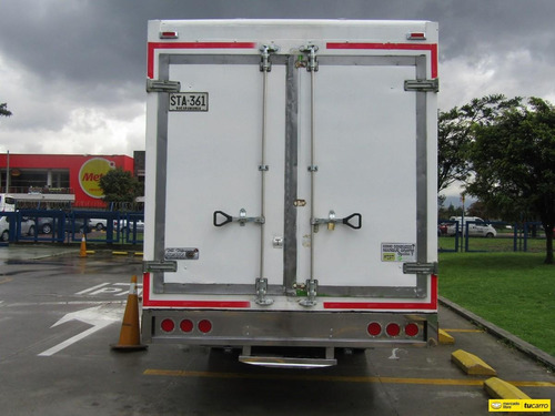 Hino Dutro City 716