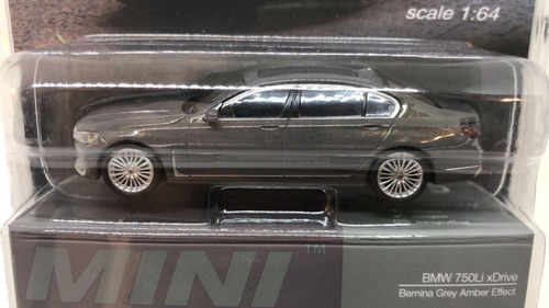 Mini Gt Bmw 750 Li Xdrive Bernina Grey Amber Efect #515 1:64 Color Gris
