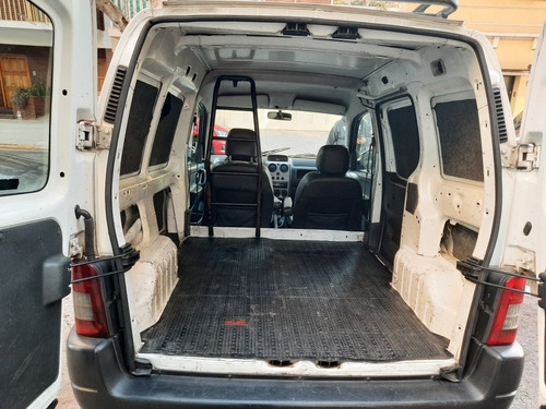 Imagen 10 de 16 de Citroën Berlingo 2010 1.6 Hdi Am52