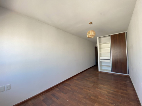 Imagen 11 de 14 de Alquiler Apartamento Con 2 Dormitorios En Pocitos Penthouse Con Parrillero