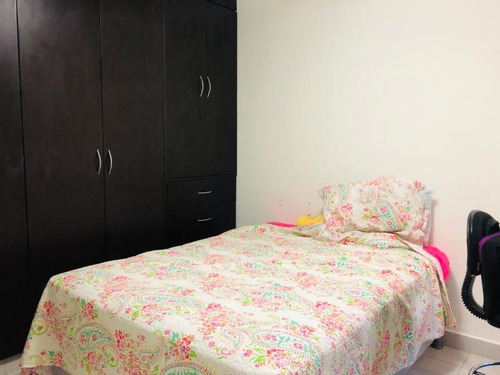 Imagen 7 de 14 de Venta De Apartamento Green Park, Condado Del Rey 2011952