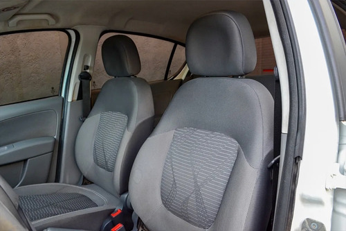 Imagem 9 de 12 de Palio Attractive 1.0 2015/16 Completão, Som Com Bluetooth
