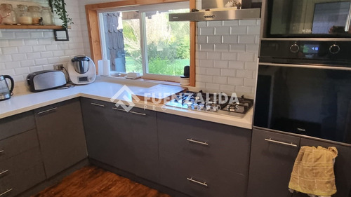 Casa De Campo Remodelada De 4d4b Con Jardin En Frutillar