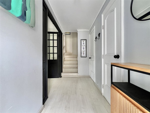 Remodelada: Colegio Cumbres / Las Flores