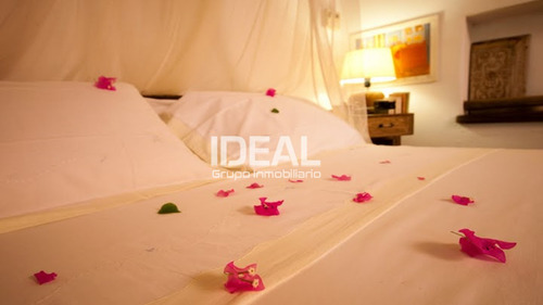 Ideal Vende Hermosa Posada Operativa Ubicada En Playa Norte Chichiriviche Excelente Oportunidad.