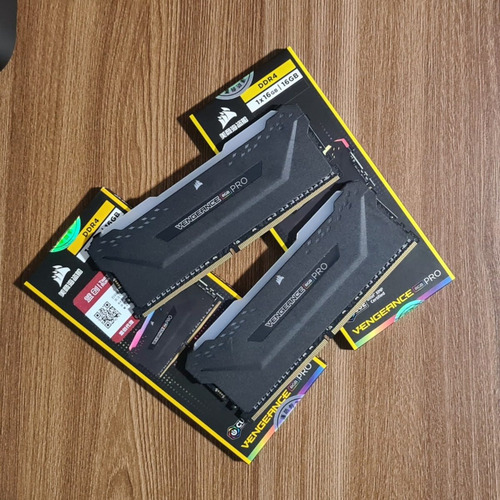 Imagem 1 de 5 de Memória Ram Vengeance Rgb Pro 32gb (2x16gb) 3200mhz Corsair