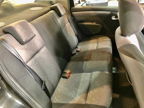 Renault Logan Exp 16