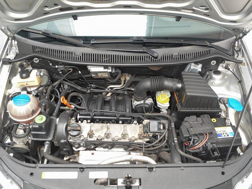 Volkswagen Polo Sedan 1.6 Mi 8v