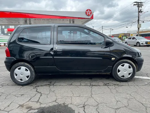 Renault Twingo Authentique 1.2cc MT