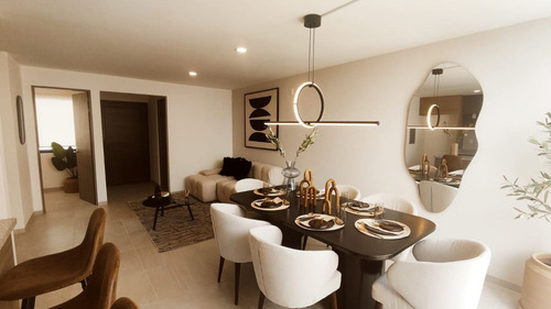 Casa En Venta Entre El Refugio Y Zibata, Estudio O 4ta Recamara, 3.5 Baños