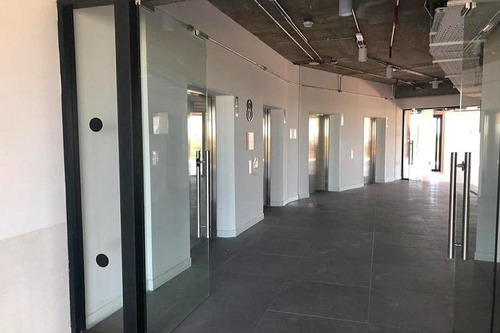 Imagen 4 de 13 de Edificio Aaa | Certificado Bajo Normas Leed.