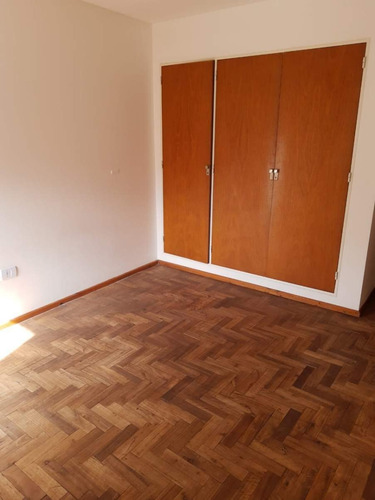 2 Dormitorios Con Balcon Y Cochera. Departamento En Alquiler En Nueva Cordoba