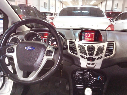 Imagen 12 de 14 de Ford Fiesta Kinetic Titanium Concesionario Gm