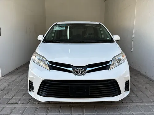 Toyota Sienna 3.5 Le At