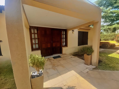 Venta Casa 3 Ambientes Lujan Gran Lote Con Pileta