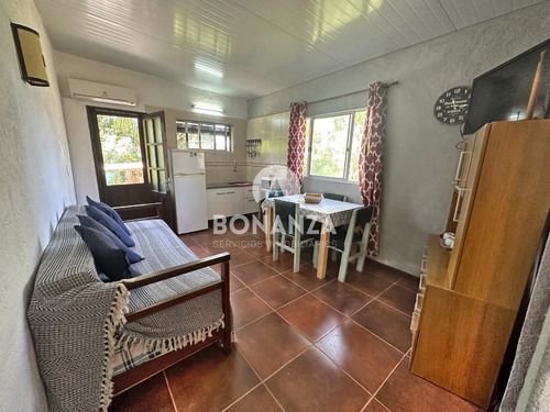 Casas En Venta En Playa Hermosa, Piriápolis. 2 Propiedades En Un Padrón. Cercada Perimetralmente.
