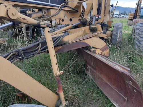 Motoniveladora Caterpillar 140g