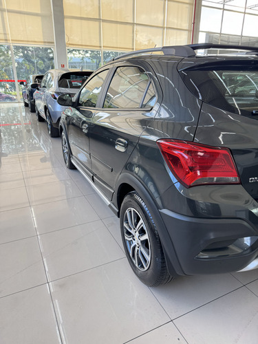 Chevrolet Onix 1.4 MPFI ADVANTAGE 8V FLEX 4P AUTOMÁTICO