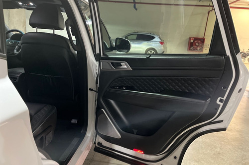 SsangYong Rexton (IN) 2.2 LIMITED PLUS AT 4X4 DIESEL