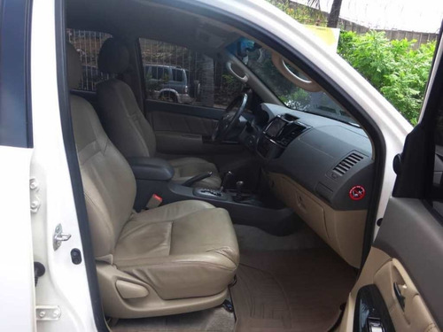 Imagen 6 de 10 de Toyota Fortuner Sr 7 Ptos Automatica 4x4