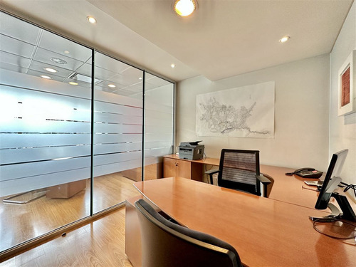 Portal La Dehesa / Oficinas / Tres Estacionamientos