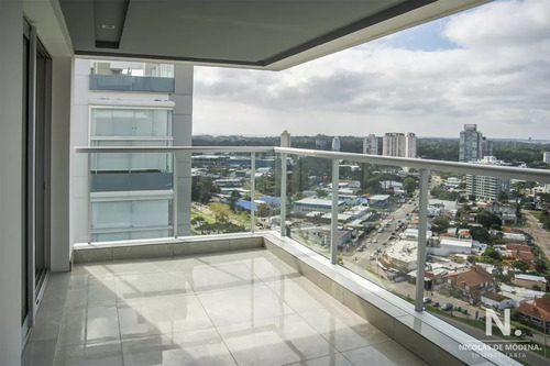 Departamento Penthouse En Venta Con Agradable Vista En El Edificio Miami Boulevard Ii.