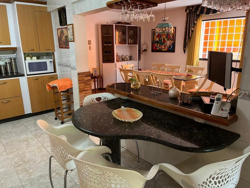 Imagen 10 de 26 de Se Vende Casa En Santa El Cafetal 480m2, Calle Cerrada.